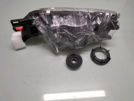 Head lamp right-hand Nissan Almera N15 26010-2N328 New, with electrical adjustment.