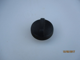 Cap filler Nissan 17251-79910 A32/ B13/ C23/ D21/ E24/ J30/ M11/ N14/ N15/ P10/ S13/ S14/ T12/ T72/ U11/ W10/ WD21/ Y10/ Y60 Used part.