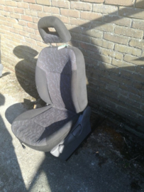 Bestuurdersstoel Nissan Terrano2 R20 87050-8F600
