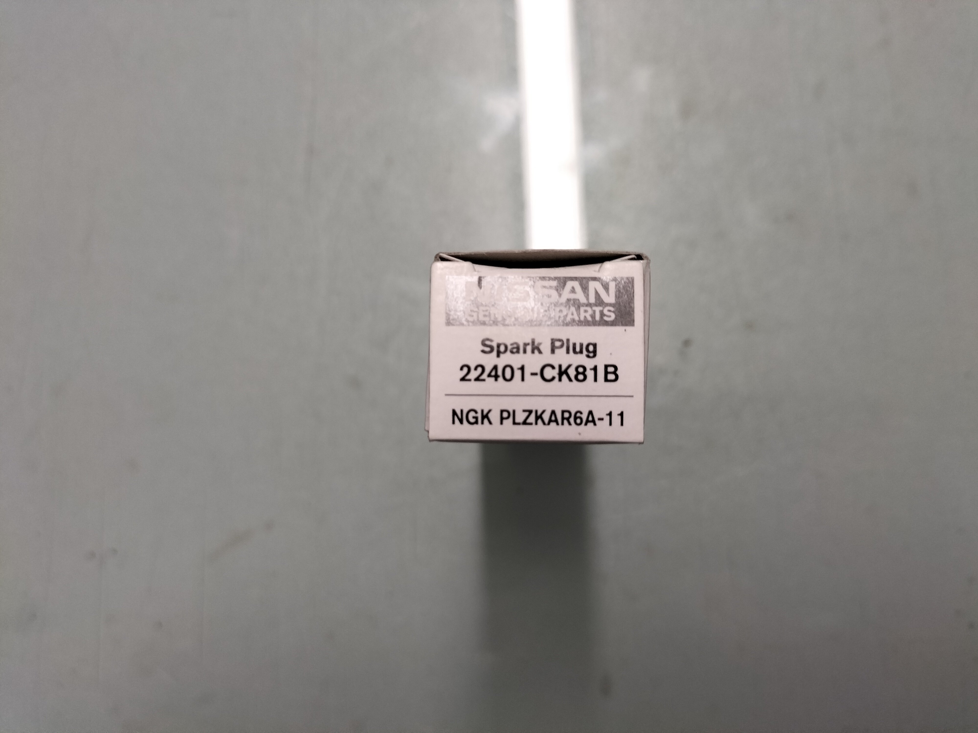 Spark plug Nissan 22401-CK81B ( NGK PLZKAR6A ) Original.
