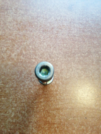 Montagebout gasklephuis Nissan 16122-V5200 Gebruikt.