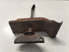 Bevestigingsbout reservewiel Datsun Cherry E10 74810-M0200 Gebruikt.