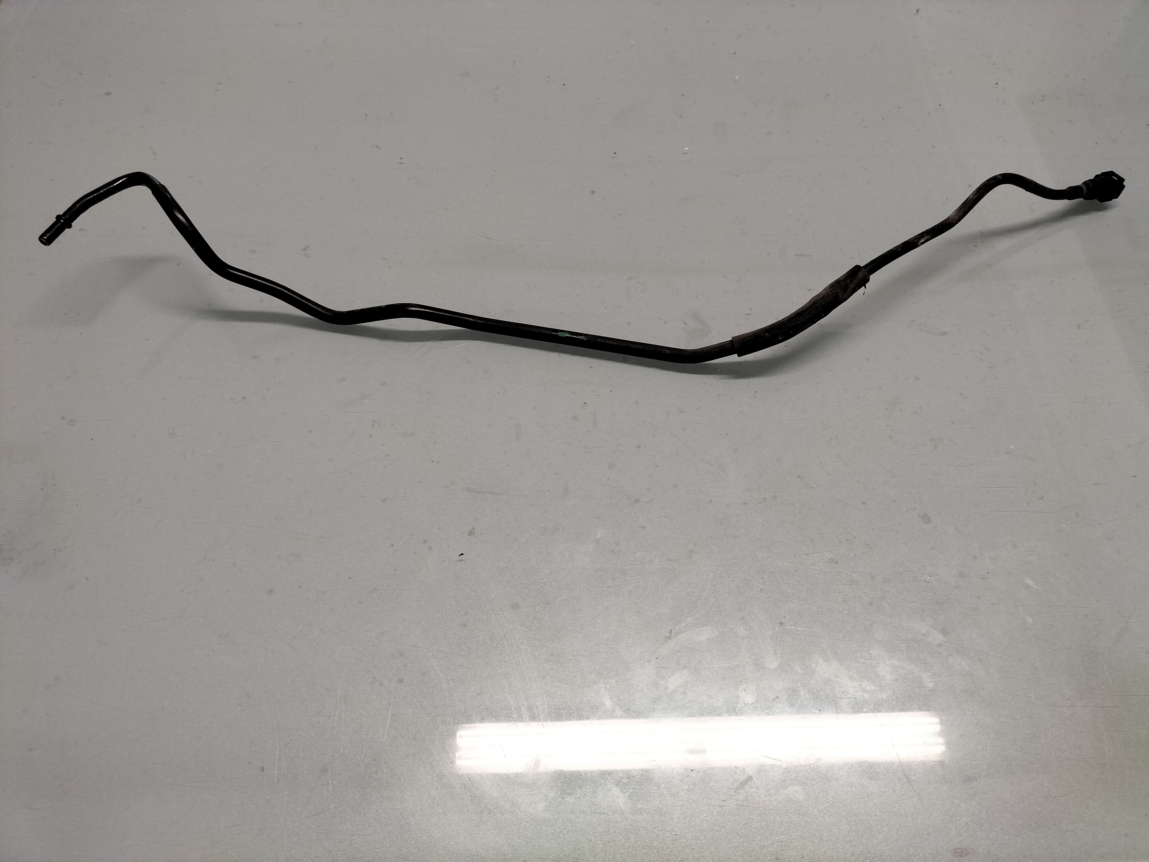 Brandstofretourleiding HR09DET Nissan Micra K14 17510-5FA0A Gebruikt. Lichte schade.