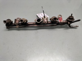 Brandstofgalerij Nissan Micra K11 17520-41B02 + 16600-41B02 Gebruikt. 3 injectoren.