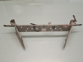 Montage steun middenpaneel Nissan 280ZX S130 68560-P7100 Gebruikt.