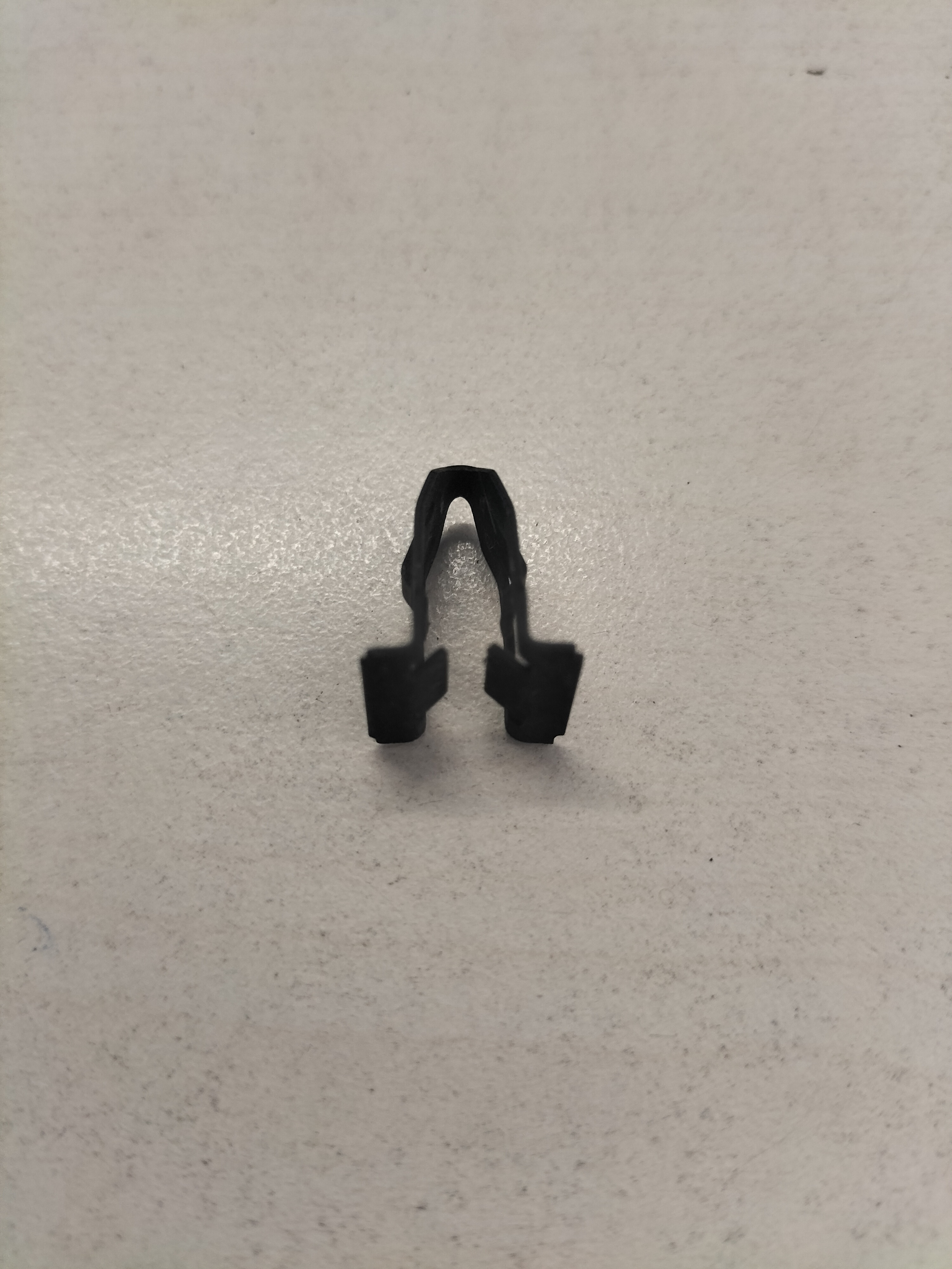 Clip steel Nissan 01554-00181 Used part.