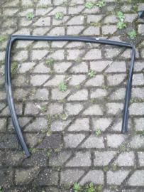 Raamgeleiderubber rechtsvoor Nissan Primera P11/ WP11 80330-2F003