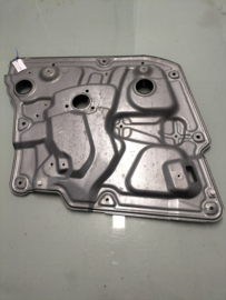 Raammechanisme Rechtsvoor Incompleet Nissan Primera P12 80770-BA200 Gebruikt.