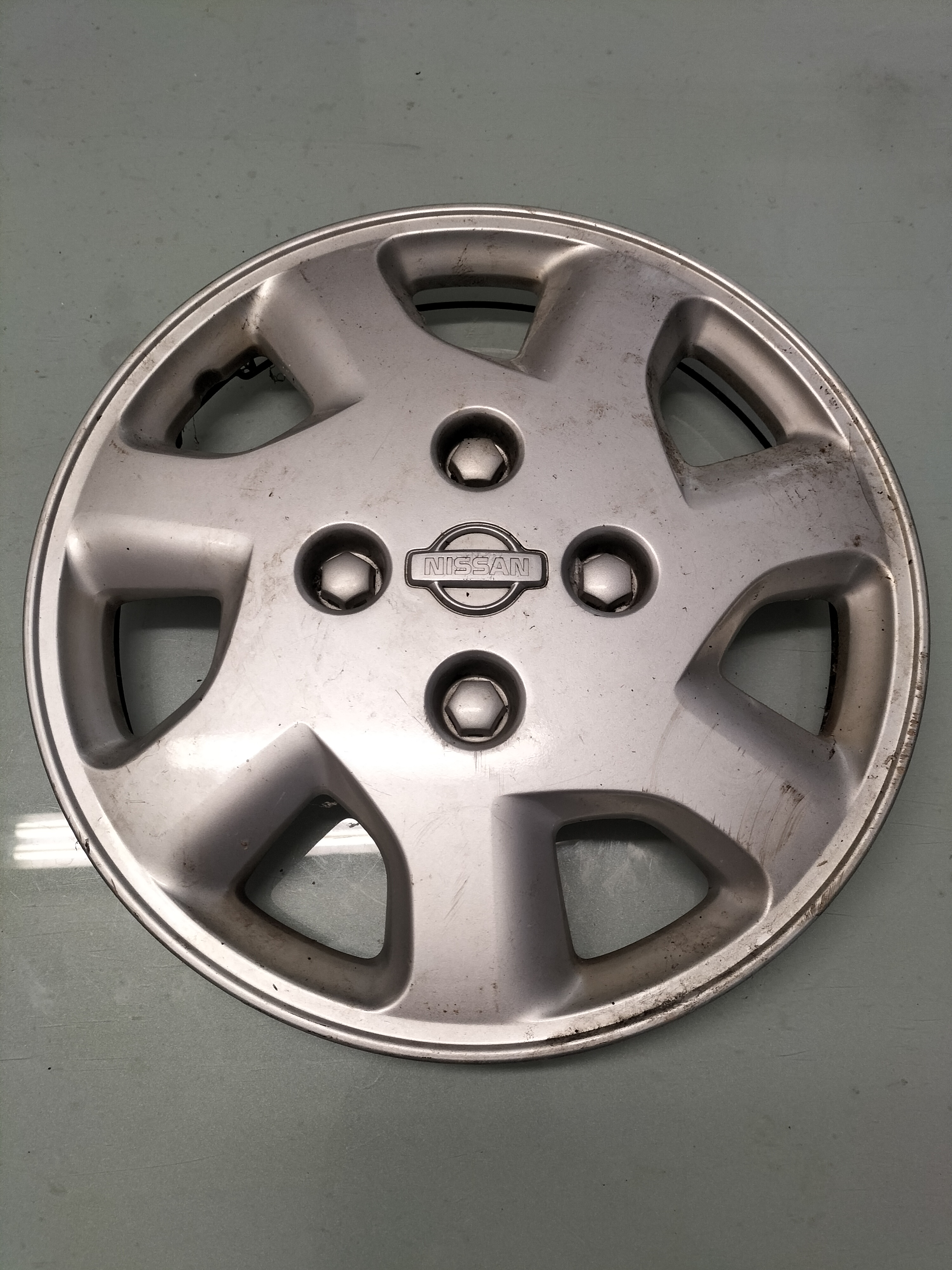 Wieldop Nissan Primera 40315-2F005 P11/ W10 Gebruikt.