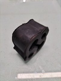 Insulator-exhaust mounting Nissan 20650-D0100 New.