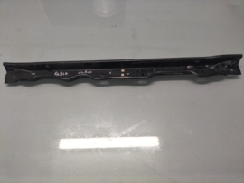 Radiator steun boven Nissan 62510-04B10 Origineel.
