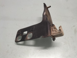 Retainer-front bumper, lower right-hand Nissan Primera P12 62292-BV030 Used part.