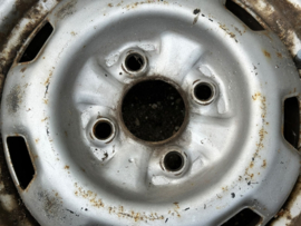 Stalen velg met band 13 inch 155/70R13 40300-24B00 Nissan Micra K10 Gebruikt.
