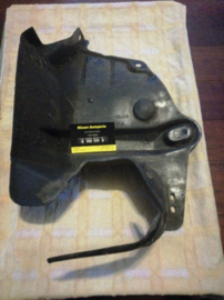 Afdekkap achter voorwiel rechts Nissan 64836-65Y00 B13/ N14/ Y10 Gebruikt.