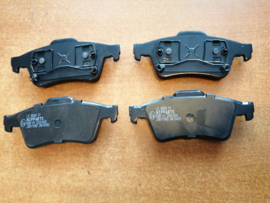 Remblokset achteras Nissan Primera P12 44060-AV725 Nieuw