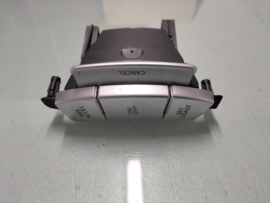 Cruise-control schakelaar Nissan Primera P12 25551-BA000 Gebruikt.