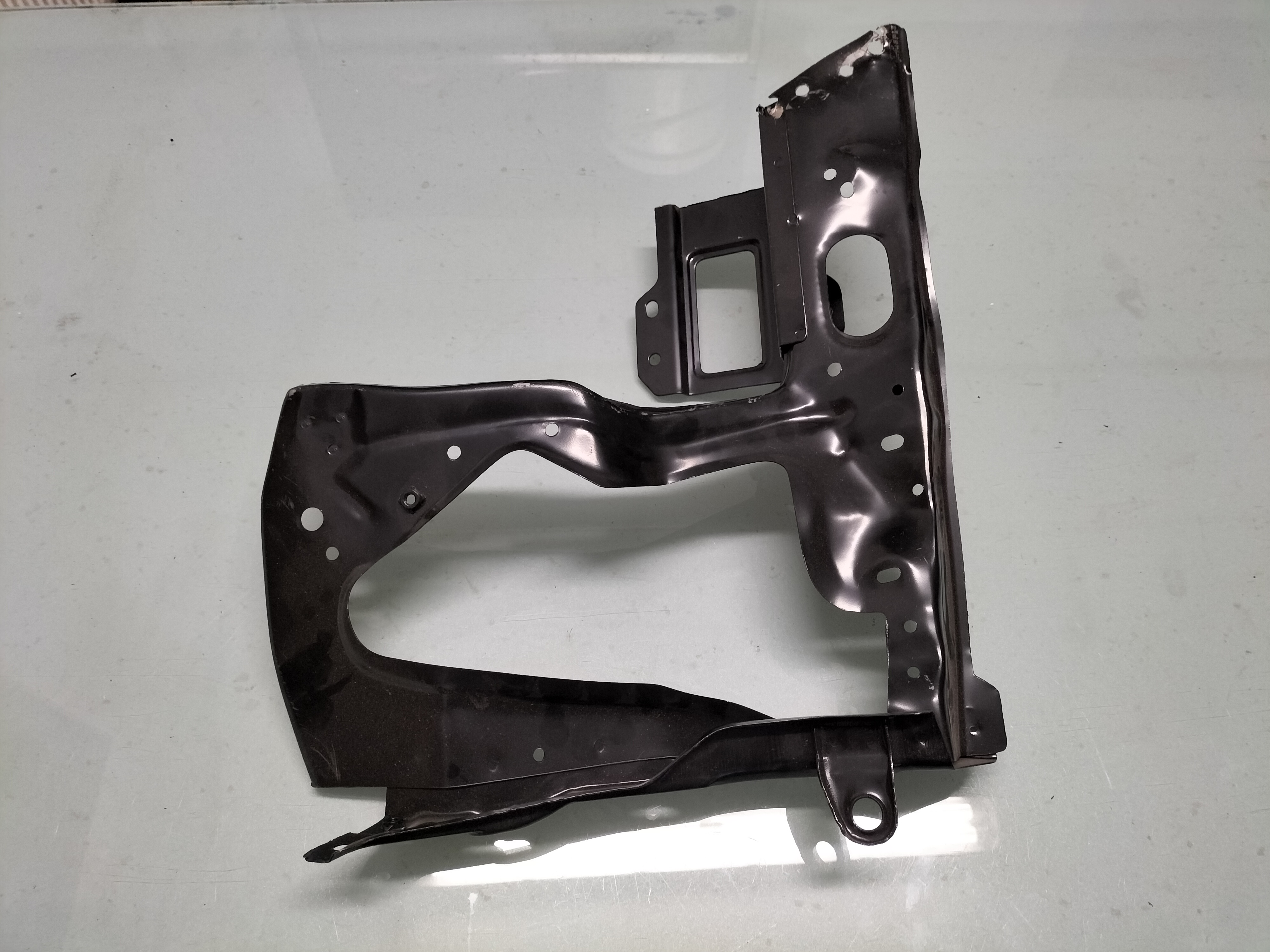 Support radiator core 62520-5F130 Used