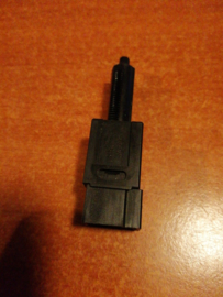 Switch stop lamp Nissan 25320-4M400 CA33/ CK12/ D40/ E11/ J10/ K11/ K12/ N16/ P11/ P12/ R51/ T30/ T31/ V10/ WP11/ Z33/ Z50 Used part.