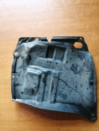 Cover-front under, right-hand Nissan Bluwbird T72 75892-Q9000 used part.