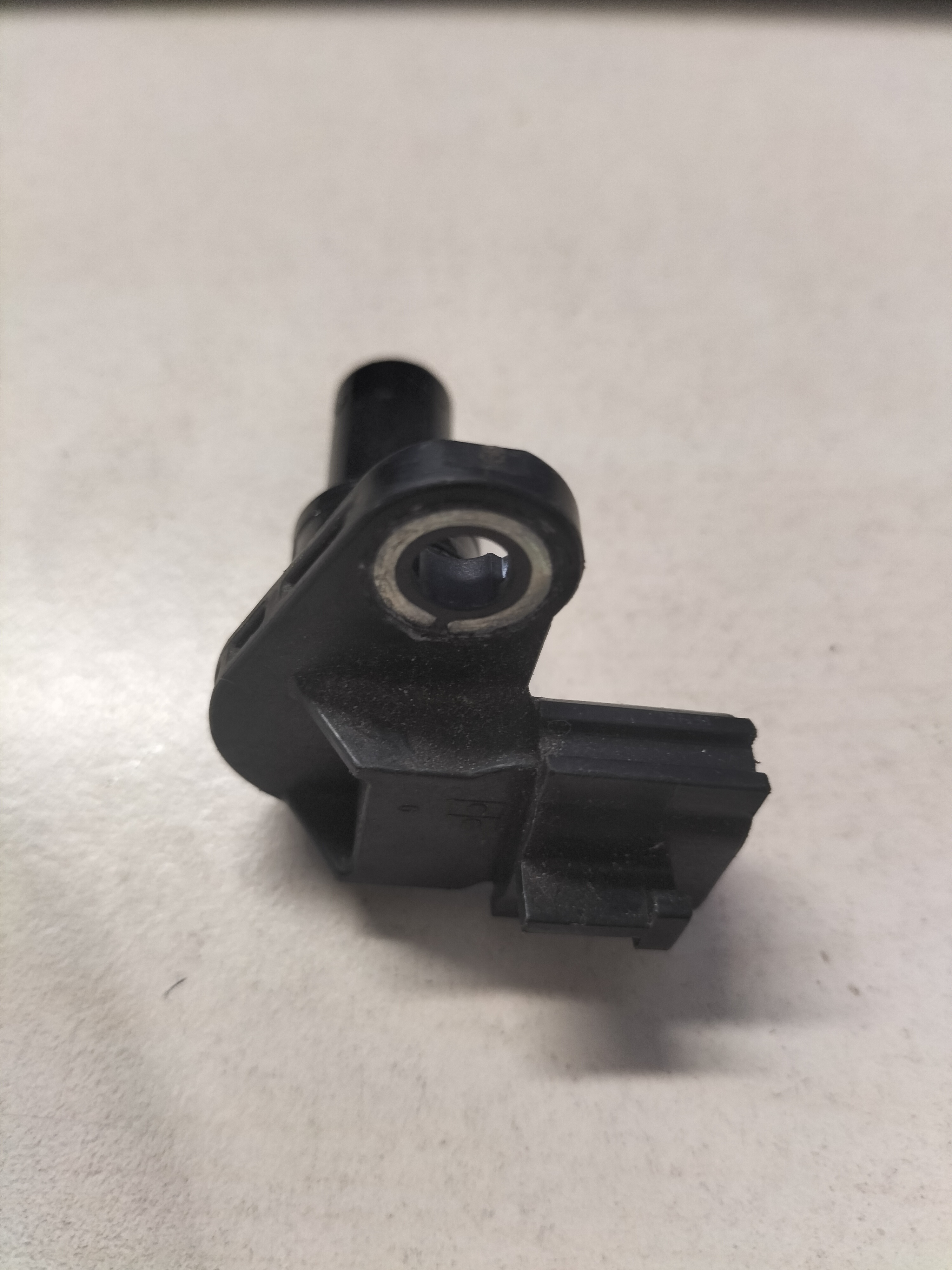 Sensor assy-revolution Nissan 31935-1XF00 C13/ CK12/ E11/ F15/ J10/ JJ10/ K12/ K13/ R52/ T31/ T32/ Z12/ Z51 Used part.