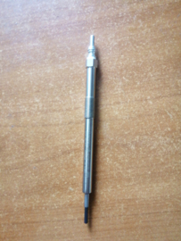 Glow plug Nissan 11065-00Q0C D40/ F24M/ J10/ R51/ T31/ X62/ X83/ Z51 original (8200 561 251) (0 250 603 001)