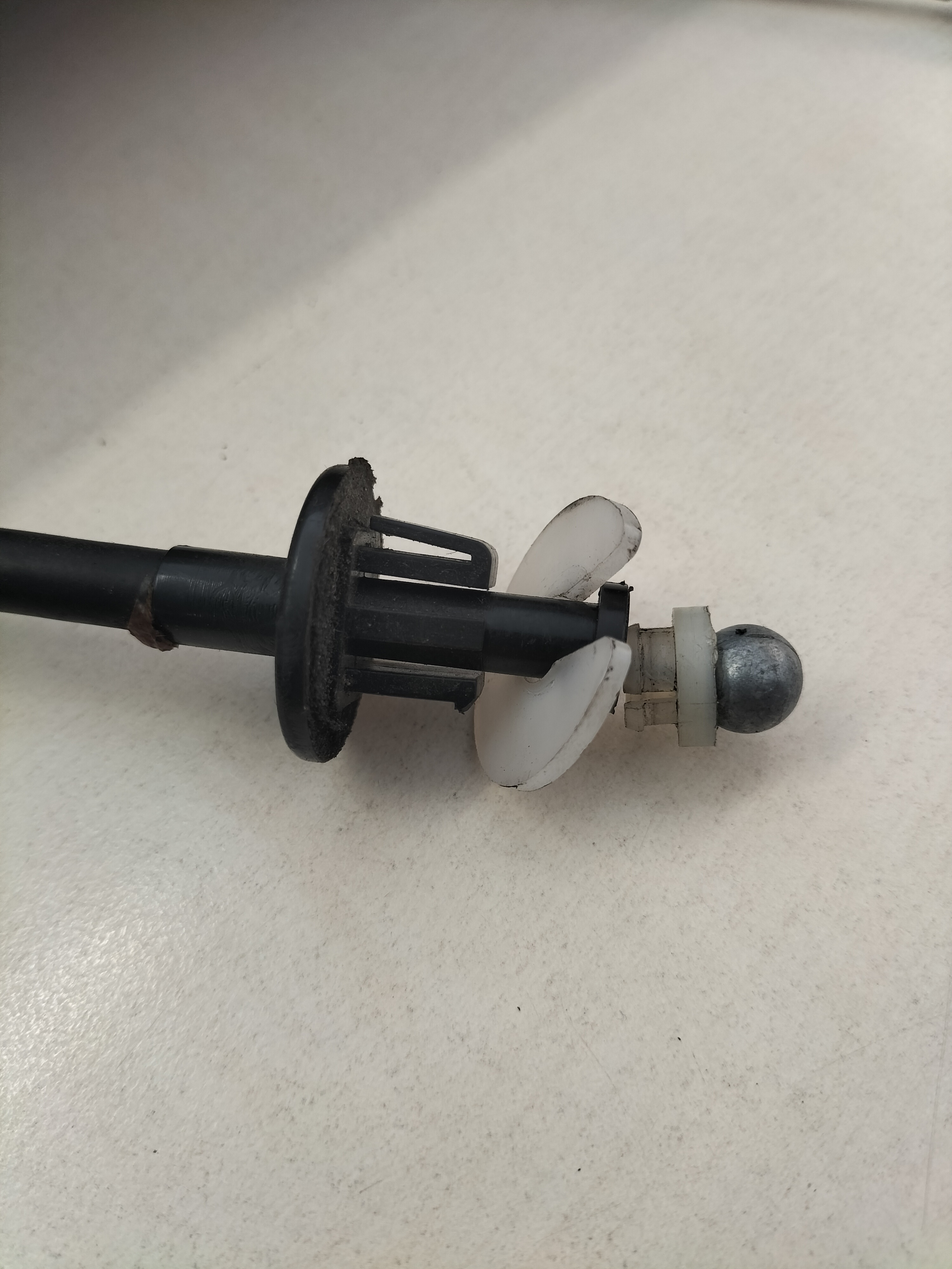 Wire accelerator Nissan Micra K10 18201-08B00 Used part. Little damage.