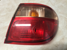 Achterlicht rechts buitenste Nissan Almera N16 - sedan 26550-5M528 (4880A) Gebruikt.