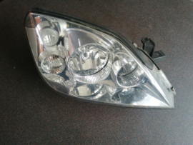 Lamp right-hand Nissan Primera P12 26010-AU80B Used part.