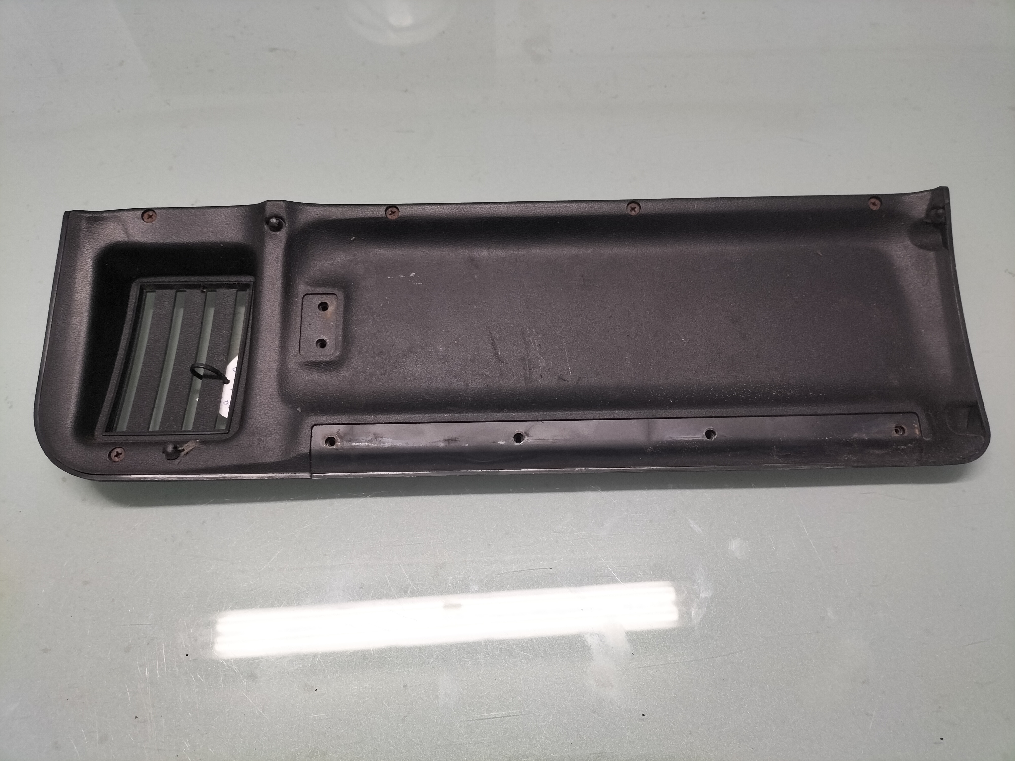 Assy-lid glove Datsun Cherry E10 68511-M1001 Used part.