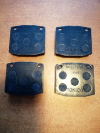 Remblokset vooras Datsun 41060-U6728 610/ B210/ S10/ S110 Origineel.