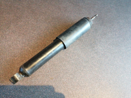 Schokdemper vooras Nissan Terrano2 R20 E6110-2X81A (56110-2X810) Gebruikt, kaal.