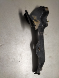 Bumpersteun linksvoor Nissan Micra K10 62221-21B00 Gebruikt.