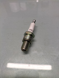 spark plug Nissan B2401-M7715 Original.