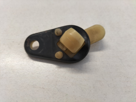 Retainer left-hand Nissan Micra K10 26062-04B00 Used part.
