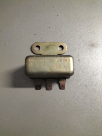 Relais Datsun Sunny B110 26320-89905 Gebruikt.