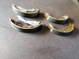 Shoe set-rear brake Nissan D4060-1HD3E  E12/ K13 Used part.