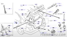 Afdekkap kofferklepslot Nissan Primera P11 84632-2F000 Gebruikt.