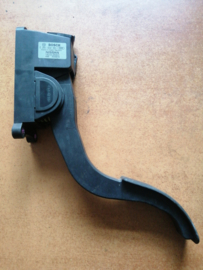 Elektronisch gaspedaal Nissan Terrano2 R20 18002-2X800 (0 281 002 591) Gebruikt.