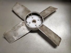 Fan-cooling Datsun Bluebird 510 21060-A4600 Used part.