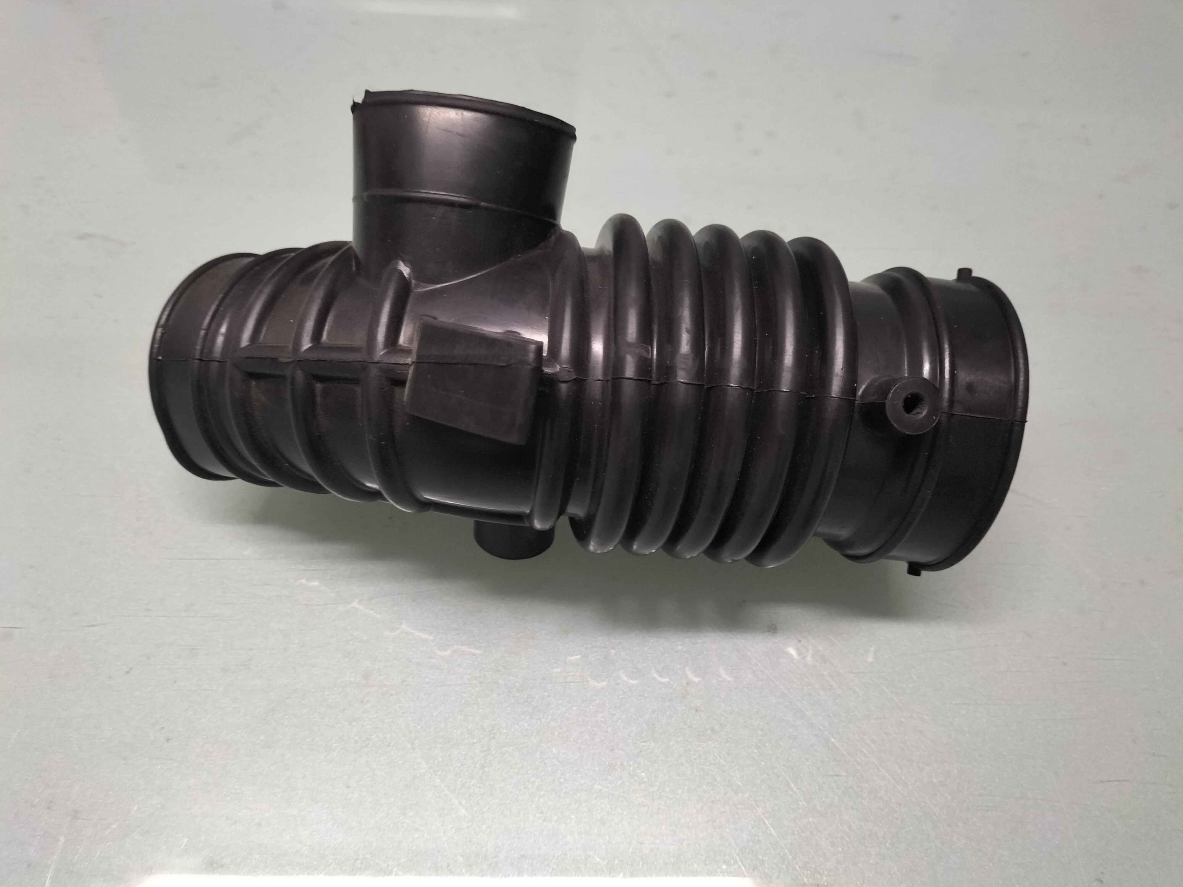 Hose-air duct QG15DE Nissan Almera N16 16578-BM500 New.