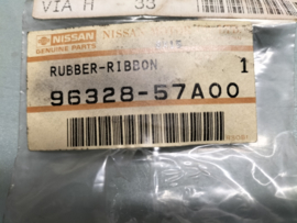 Afstandsrubber binnenspiegel Nissan Sunny 96328-57A00 B12/ N13/ N14 Origineel.