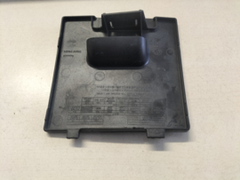 Lid fuse-block Nissan Qashqai J10/ JJ10 68964-JD90C Used part.