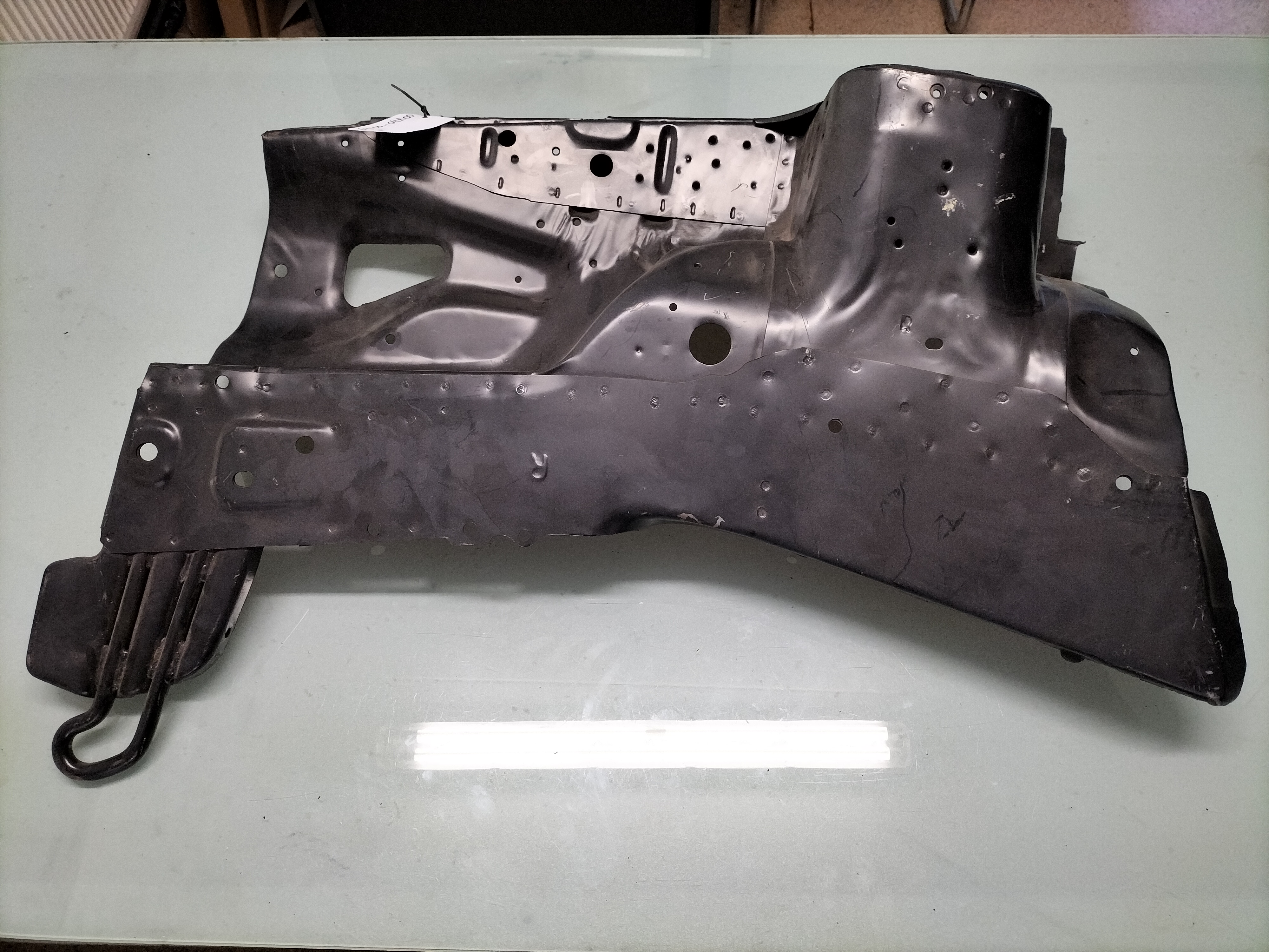 Strut housing Nissan 64100-04A00 Original