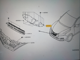 Radiator grille-upper  Nissan Qashqai J12 Damage.