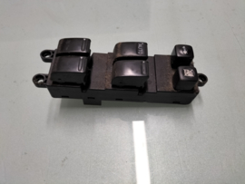 Raambedieningsschakelaar bestuurderskant Nissan Primera P12 25401-AV640 Gebruikt.