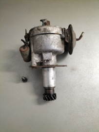 Distributor Datsun Sunny B110 22100-H1001 (D413-67) Used part, incomplete.