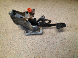 Pedal brake with bracket Nissan Micra K14 46501-5RA2A Used part