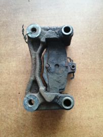 Remklauwzadel linksachter Nissan Almera Tino V10 44011-4U100-Zadel