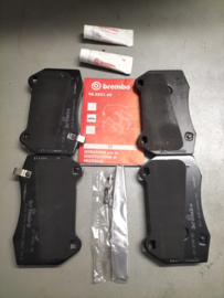 Remblokset vooras Nissan 350Z Z33 D10F0-CD00C Origineel.