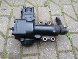 Stuurhuis Nissan Terrano2 R20 49200-7F010 Gebruikt.